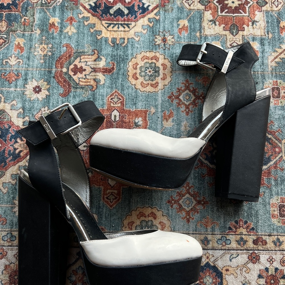 Circus by Sam Edelman Black and White Platform Sandals